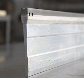 ���Ļ�е���ᵶ